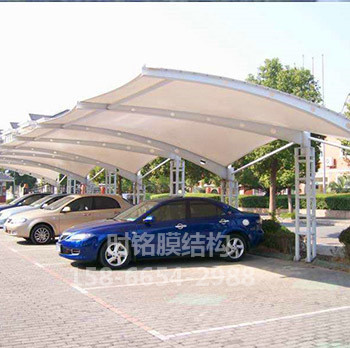 膜結構車棚